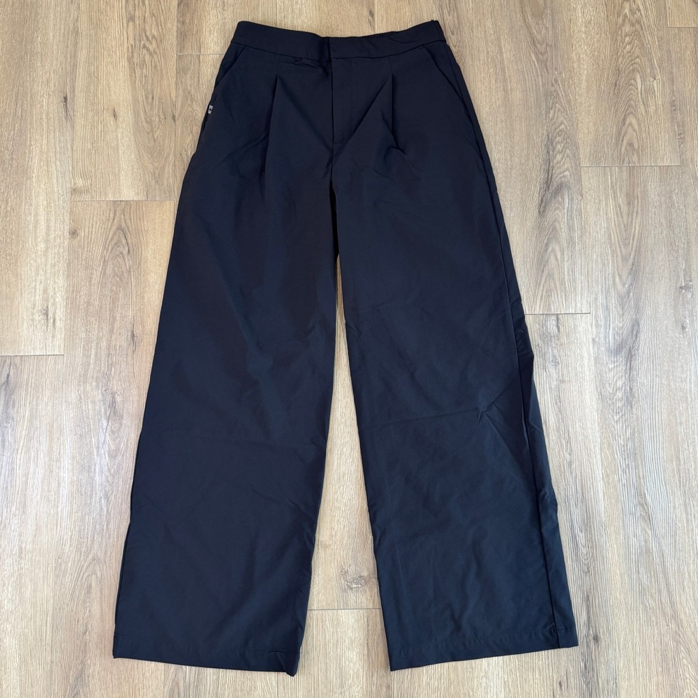 FIGSPRO Women's Wide Leg Scrub Pants Size Medium Tall Pleated Trousers EUC